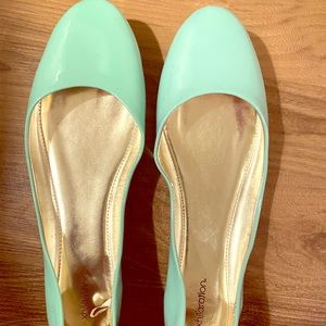 Xhileration mint green flats size 10 worn once